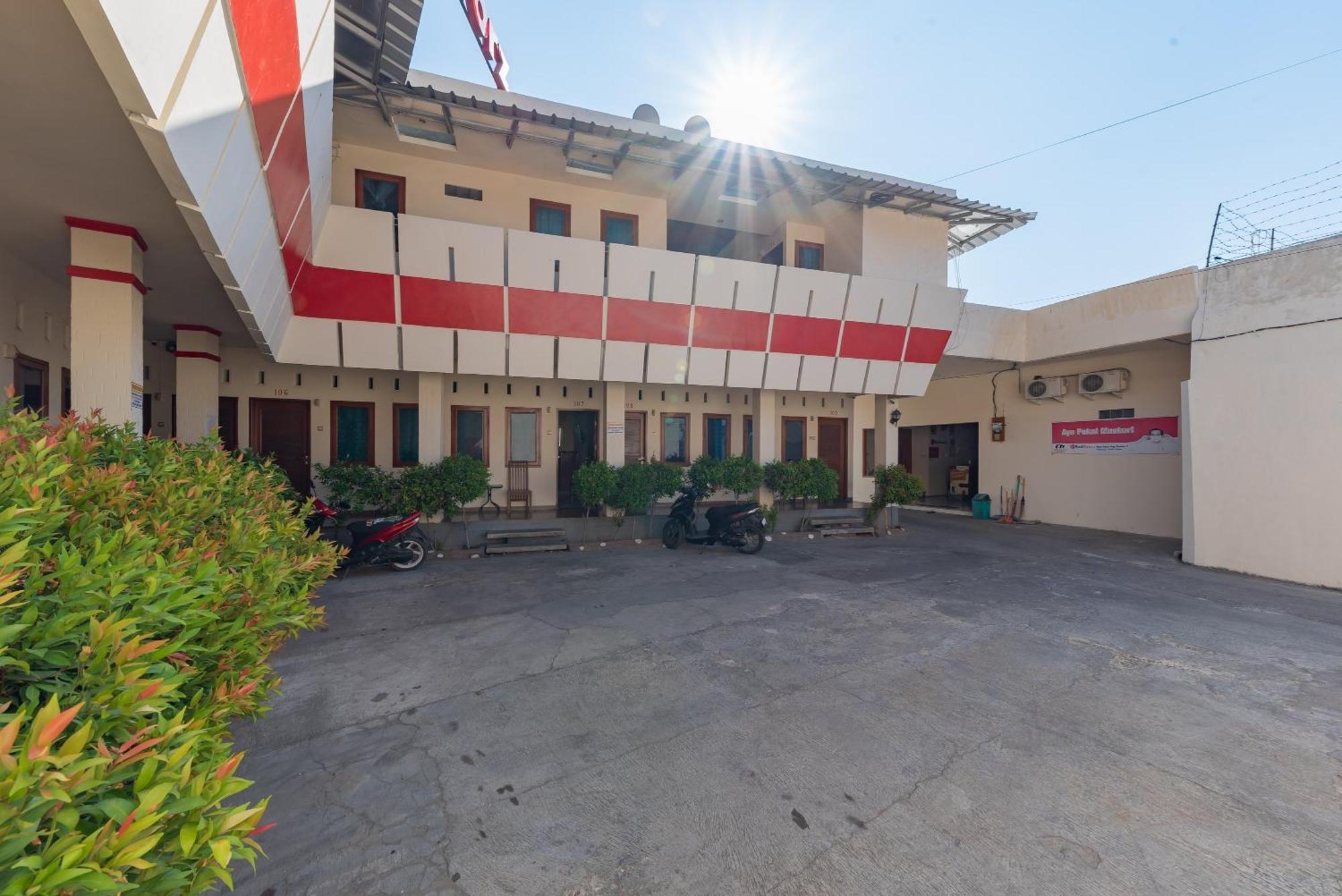 Reddoorz Near Pasar Pagi 2 By Cassana Hotel Cirebon Exterior photo